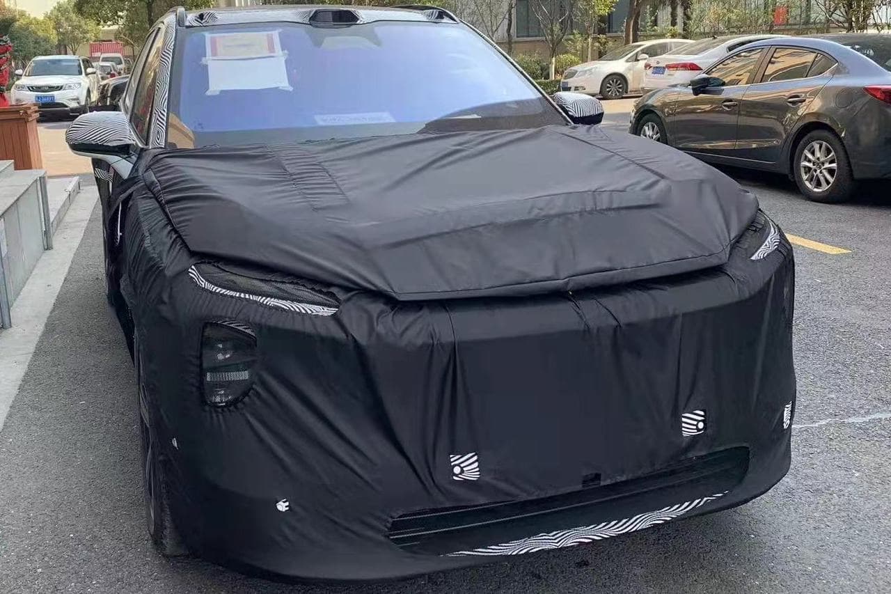 Nio-ES7-front-spy-shot