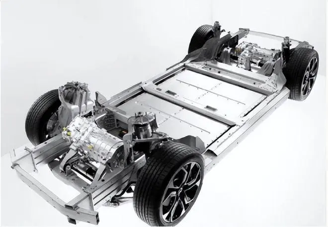 小鹏P7又起火(2022年起火原因可能与底盘碰撞有关)