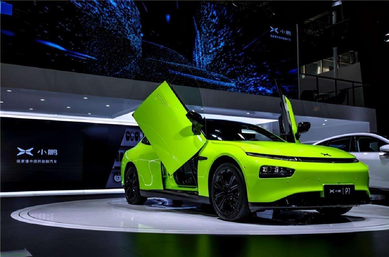 小鹏汽车2022年为什么卖不好(涨价时卖得好降价促销反而销量下滑)