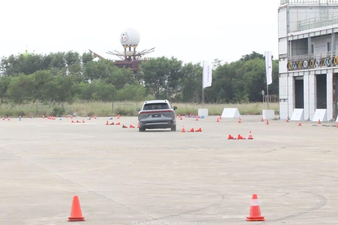 [小鹏G9怎么样]小鹏G9为用户打造舒适智能驾驶舱以及驾驶体验
