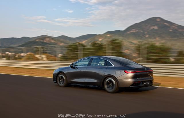 合创汽车2022首款纯电智能轿跑A06开启大定