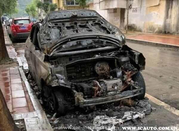 电动汽车爆炸是为什么，为何电动汽车起火？