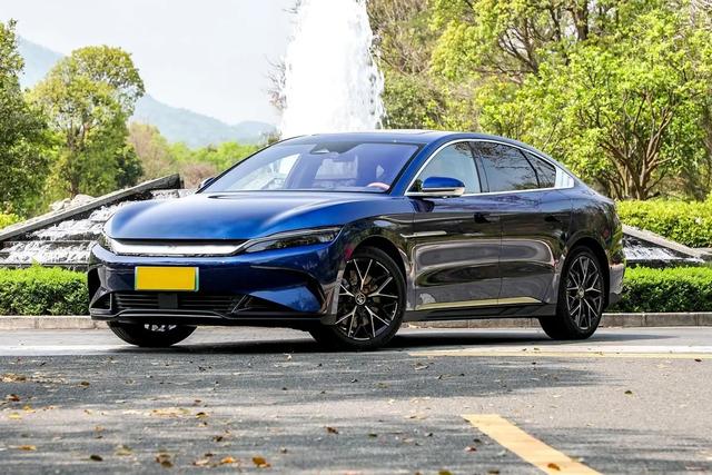 解读汉EV，续航可达715km，3秒级破百，最奢华的是座舱