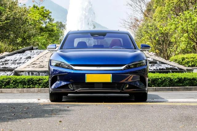 解读汉EV，续航可达715km，3秒级破百，最奢华的是座舱