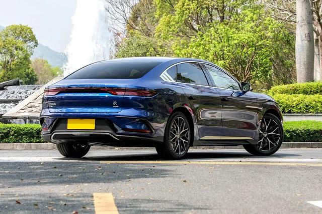 解读汉EV，续航可达715km，3秒级破百，最奢华的是座舱