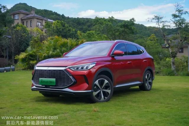 试驾宋PLUS DM-i，实测油耗5.4L，开起来如何