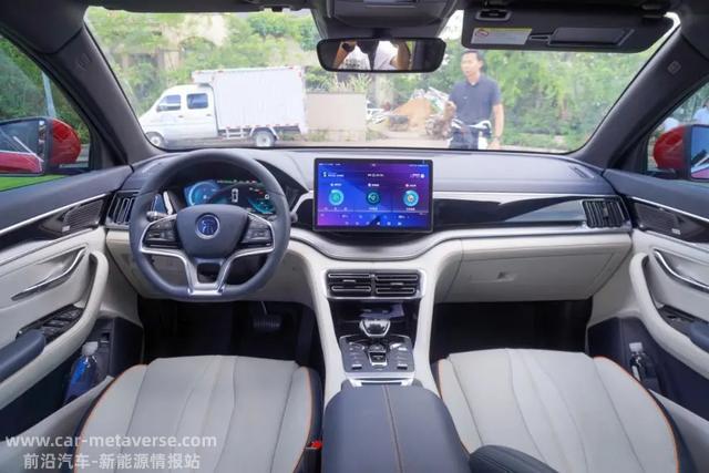 试驾宋PLUS DM-i，实测油耗5.4L，开起来如何
