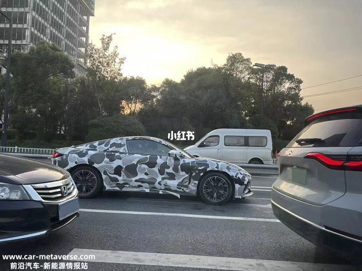 车身造型更低趴 哪吒双门跑车路试谍照