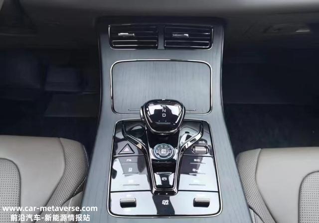 纯电续航600-715km超长续航 汉EV经典版与创世版
