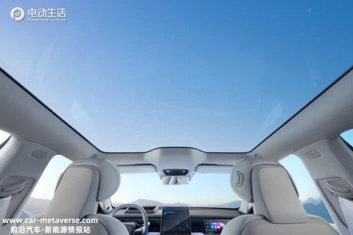 哪吒S携手东丽Ultrasuede® 打造兼具科技和舒适的座舱