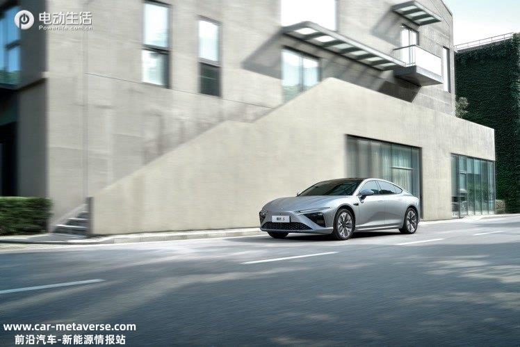 哪吒S携手东丽Ultrasuede® 打造兼具科技和舒适的座舱