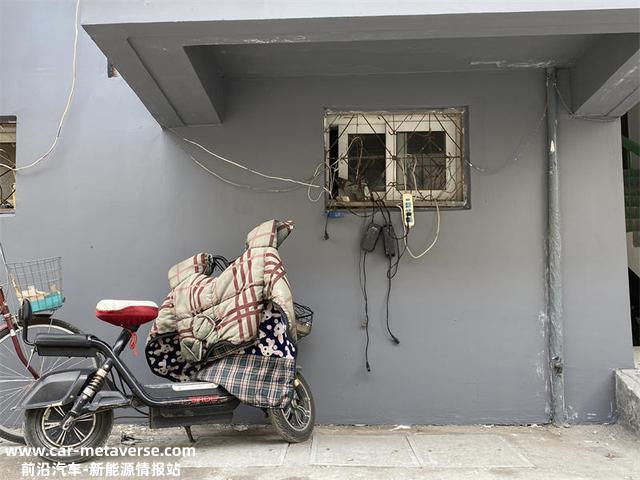 开门写报告 我来献一策丨电动自行车充电成困难？市民提议多增设充电棚、充电桩