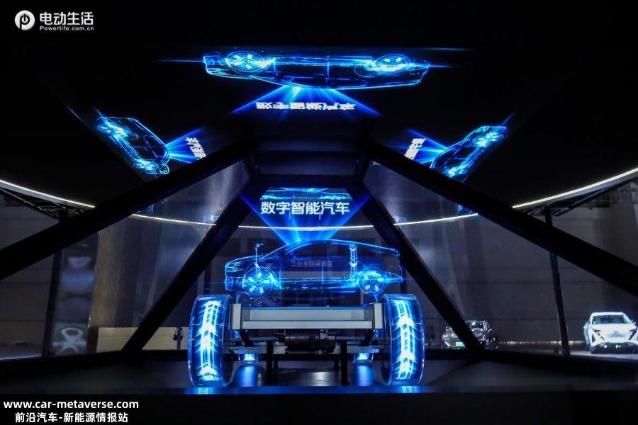 长安汽车发布“盲猜”海报 预示年末大轴开场？
