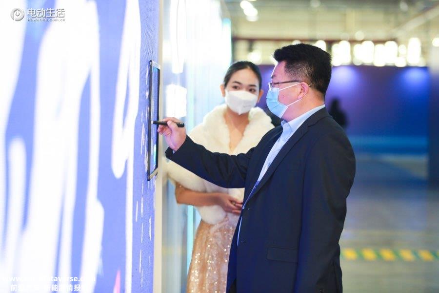 物流新智造 德力发布大力牛魔王品牌及两款新车