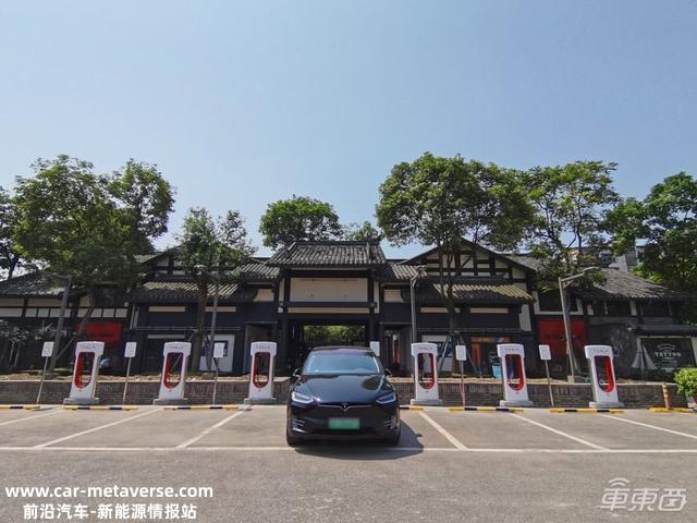特斯拉超级充电桩已达4万个，单个充电桩可满足超80辆车充电需求