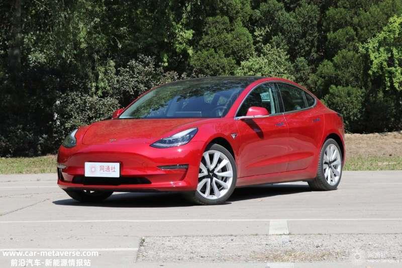 尺寸更大/边框更窄 曝新款Model S/X后排显示屏
