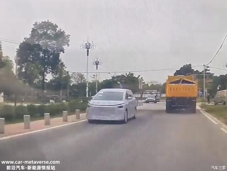 代号H93 小鹏汽车全新MPV路试谍照曝光