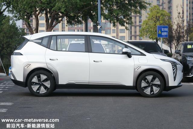 同为15万级纯电动车，广汽埃安与比亚迪元Plus到底有何区别？