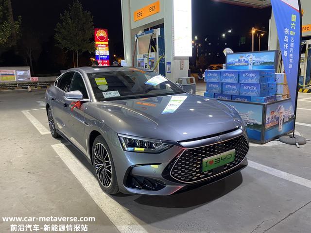 颜值实力双在线，实拍比亚迪汉DM-i 121KM尊荣型，适合年轻人