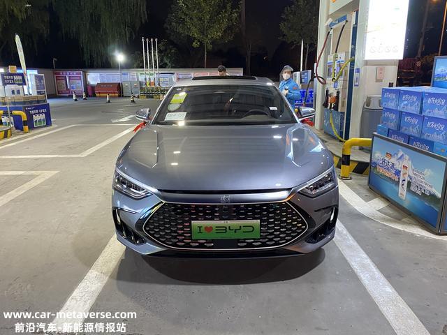 颜值实力双在线，实拍比亚迪汉DM-i 121KM尊荣型，适合年轻人