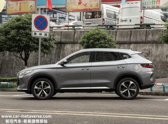 比亚迪宋PLUS DM-i，月销量又跨越5万台，一箱油跑1000多千米