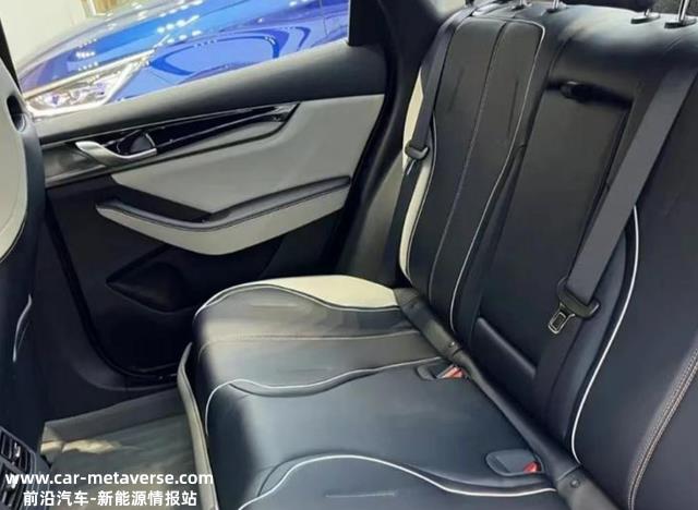 A级家用首选轿车，比亚迪秦PLUS DM-i实车图，搭载1.5L插混动力
