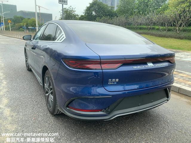 试驾比亚迪王者混动汉DM-P百米加速推背感