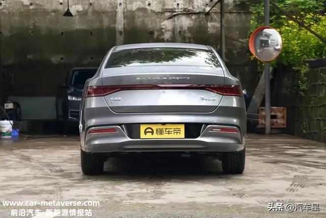 秦 EV通过评测，综合表示力不错，外观造型时尚，合适公共审美