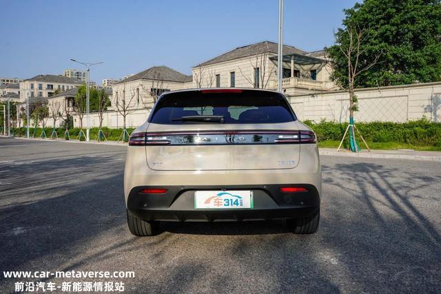 比亚迪唐EV对照问界M5 EV，30万买纯电车该选谁？