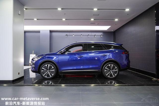 比亚迪唐EV对照问界M5 EV，30万买纯电车该选谁？
