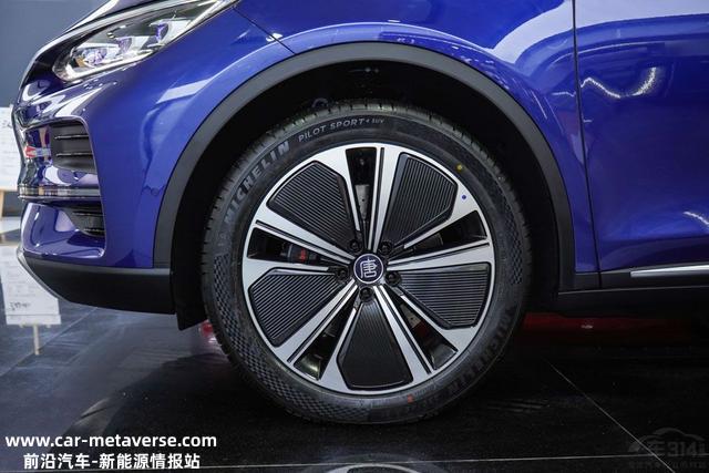 比亚迪唐EV对照问界M5 EV，30万买纯电车该选谁？