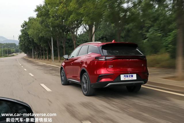 轴距2820mm+7座+百千米油耗6L，这台比亚迪唐DM-i一车难求