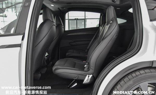 特斯拉2023款Model X大幅降价，2023款Model X可选配Yoke方向盘