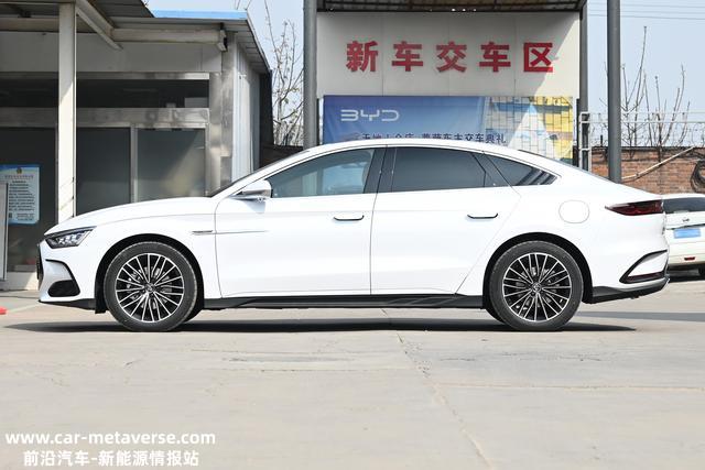 油耗低至4.2L，7.9秒破百，比亚迪汉DM-i能否成为家用首选？