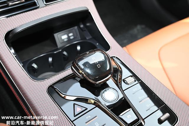 油耗低至4.2L，7.9秒破百，比亚迪汉DM-i能否成为家用首选？