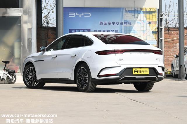 油耗低至4.2L，7.9秒破百，比亚迪汉DM-i能否成为家用首选？