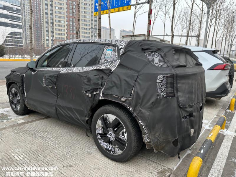 疑似沃尔沃EX30谍照首曝 定位纯电小型SUV/预计年内亮相