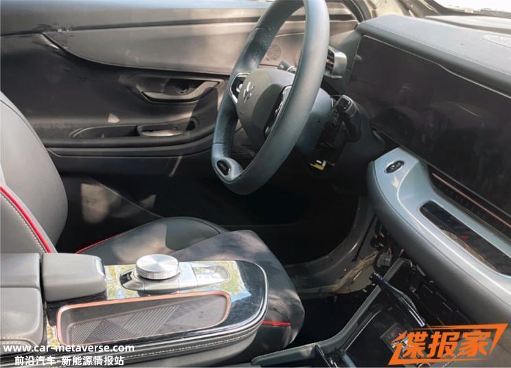 既可充电也能换电 极狐C71KB路试车曝光