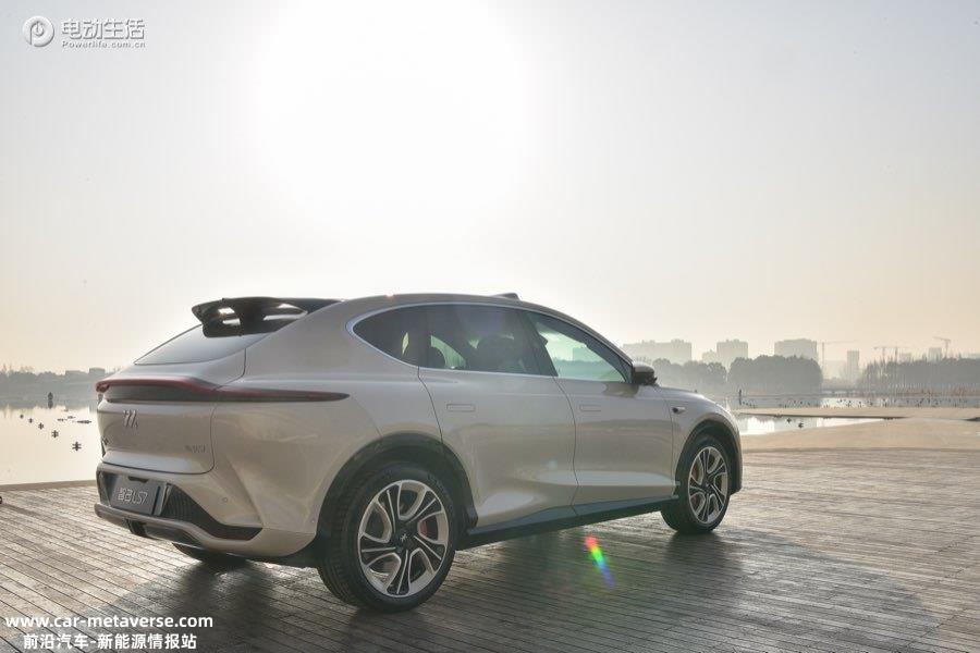 静态抢先体验智己LS7 堪称全“视界”最好的SUV