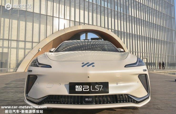 静态抢先体验智己LS7 堪称全“视界”最好的SUV