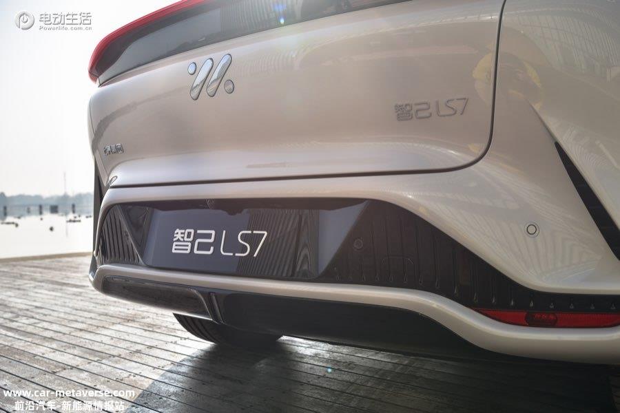静态抢先体验智己LS7 堪称全“视界”最好的SUV