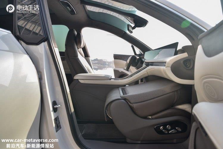 静态抢先体验智己LS7 堪称全“视界”最好的SUV