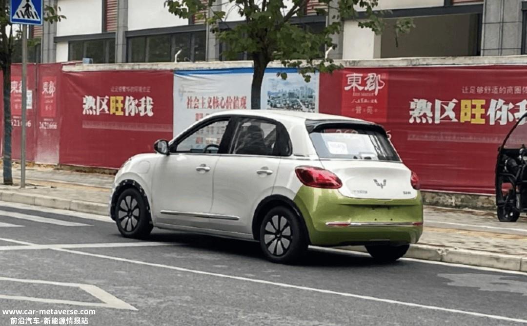 双色车身很时尚 五菱缤果无伪谍照曝光