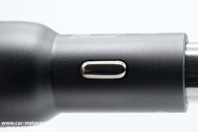 售价158元是何用料？mophie 32W双口快充车充拆解