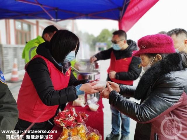 关注春运｜方便新能源车出行 重庆高速服务区已建成139座充电站556个充电桩