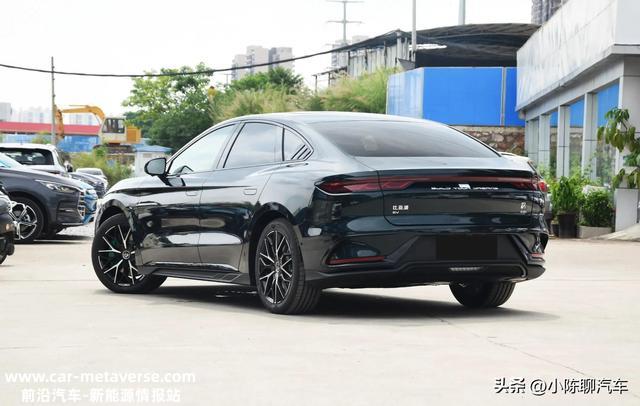 比亚迪汉EV：DiLink智能网联系统好用、家用性比Model 3强