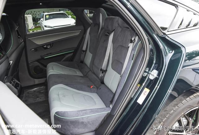 比亚迪汉EV：DiLink智能网联系统好用、家用性比Model 3强