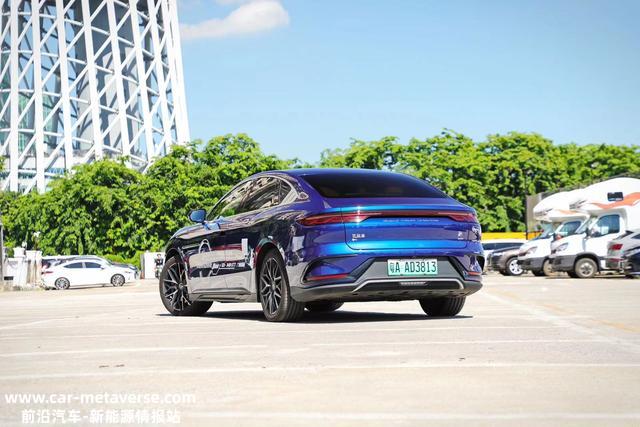 性价比超高的纯电C级车！零跑C01、比亚迪汉该怎么选？