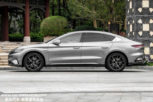 A4L、3系早已过期？定位C级车，最快3.9秒破百，比亚迪汉EV