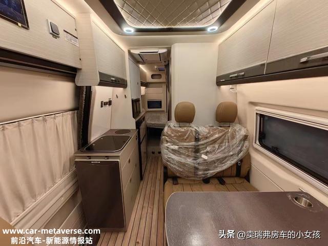 房车用电用磷酸铁锂电池好还是铅蓄电池好？优缺点有哪些？